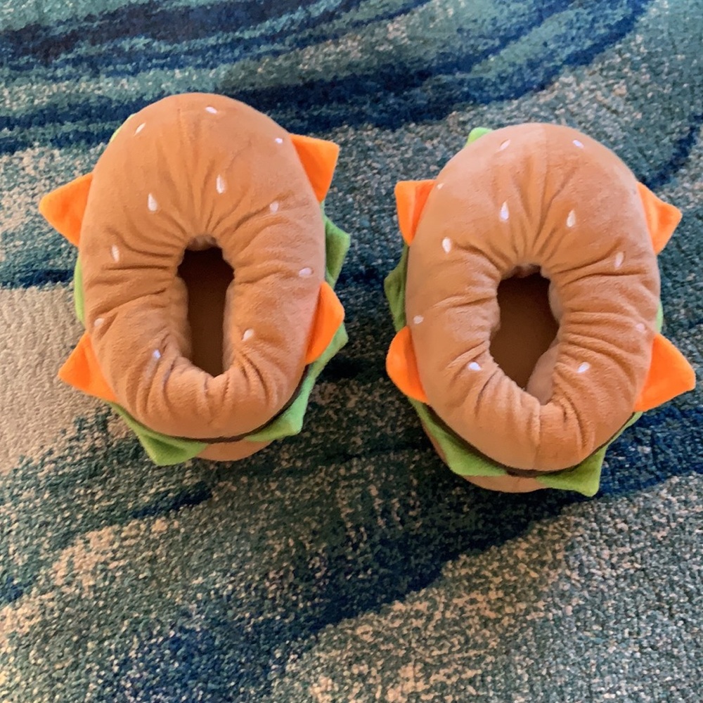 Cheeseburger Slippers, Boys 13/1 - Picture 5 of 7